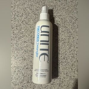 Unite 7SECONDS Detangler Leave-In Conditioner - White